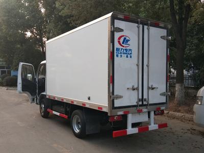 國(guó)六汽油冷藏車在哪里買_好的國(guó)六冷藏車報(bào)價(jià)