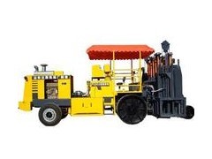 云南多錘頭破碎機(jī)出租 云南專業(yè)多錘頭破碎機(jī)租賃