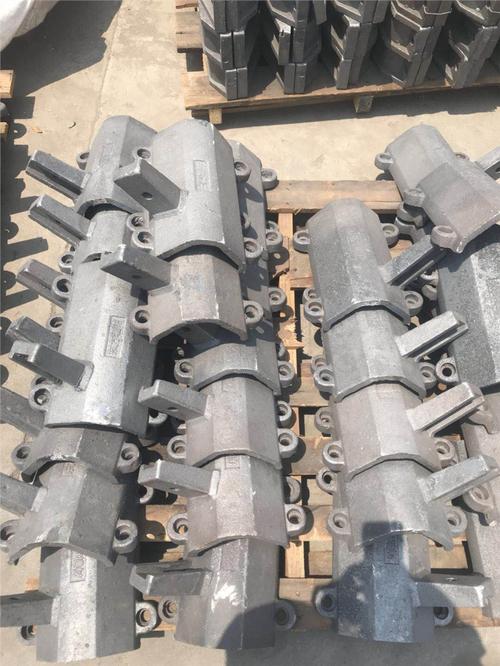 礦山碎石機(jī)高鉻合金錘頭粉碎機(jī)錘頭制砂機(jī)錘頭移動破碎機(jī)錘頭甩錘